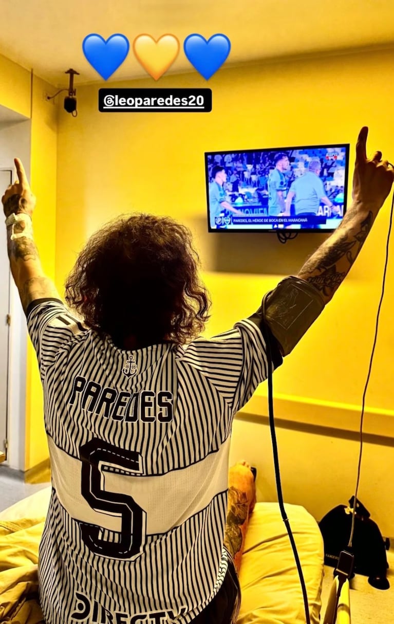 En el sillón a pura sonrisa: la primera foto de Daniel Osvaldo de alta después de un mes internado
