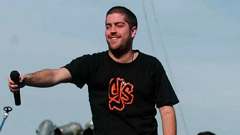 En el tema "Señales", el músico cantaba: "Para un juez no soy más que un crimen perfecto".