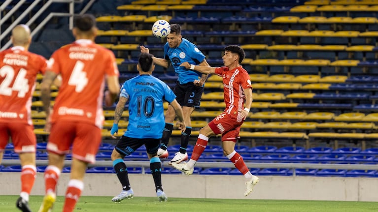 En juego: Con golazo de Zelarayán Belgrano le gana 1 a 0  a Argentinos en la semifinal de la Copa Argentina
