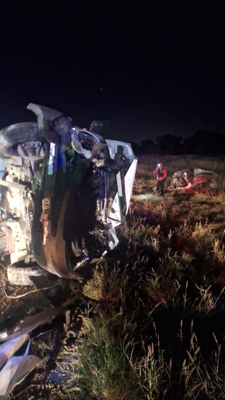 En la camioneta furgón iban dos personas que resultaron ilesas.