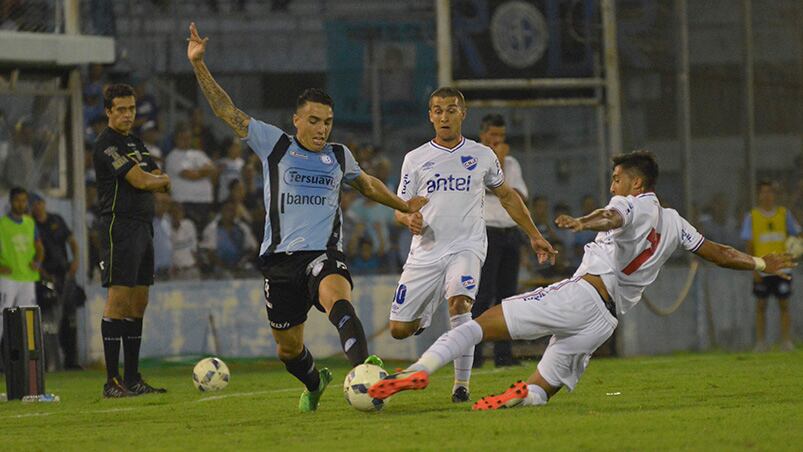 En la despedida del "Gigante", Belgrano empató 1 a 1 con Nacional de Uruguay. Foto: Lucio Casalla / ElDoce.tv