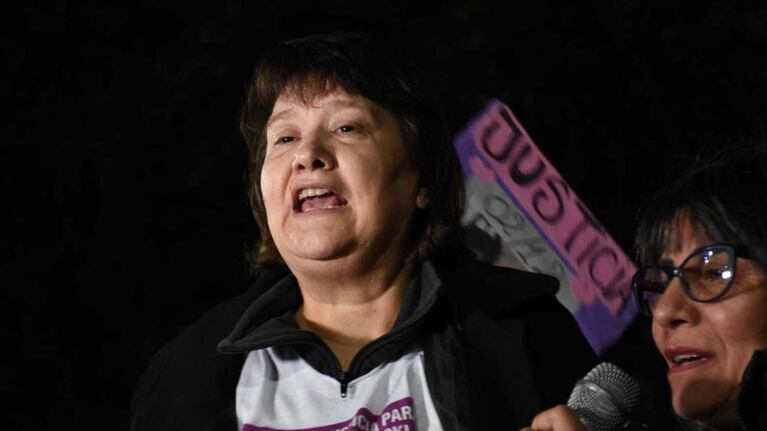 En la plaza se multiplicaron las muestras de afecto hacia Cecilia.