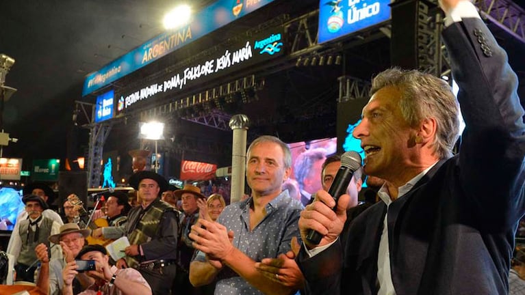 En la segunda visita que Macri hace al festival se animó a tirar unas rimas.