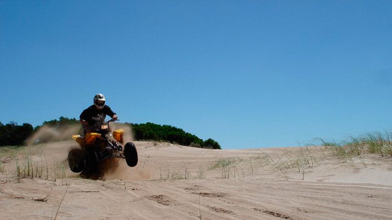 En Pinamar, está prohibido manejar cuadris a los menores de 18 años