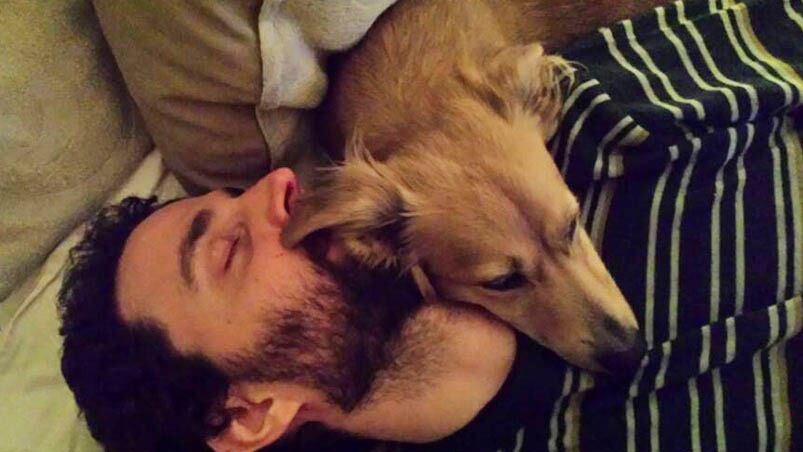 En plena lucha, David se mudó solo y Fiona se convirtió en una amiga inseparable.