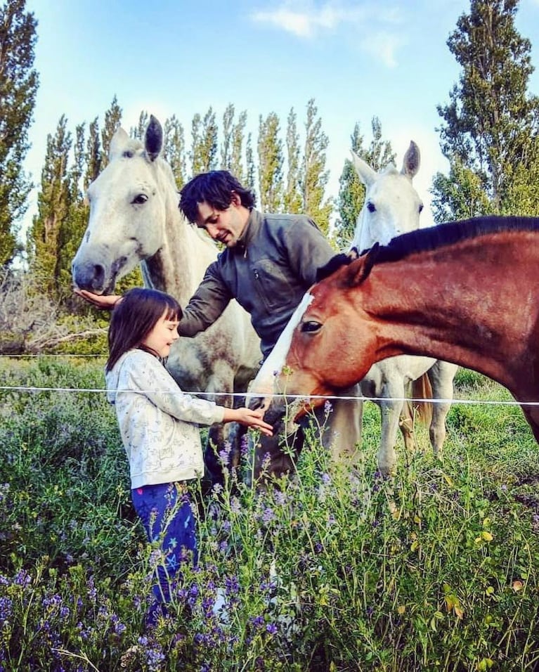 En plena pandemia, renunció a su trabajo para recorrer la Argentina a caballo