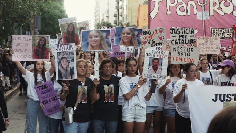 En pleno juicio contra Soto, la familia de Catalina encabezó la marcha del 8M en Córdoba