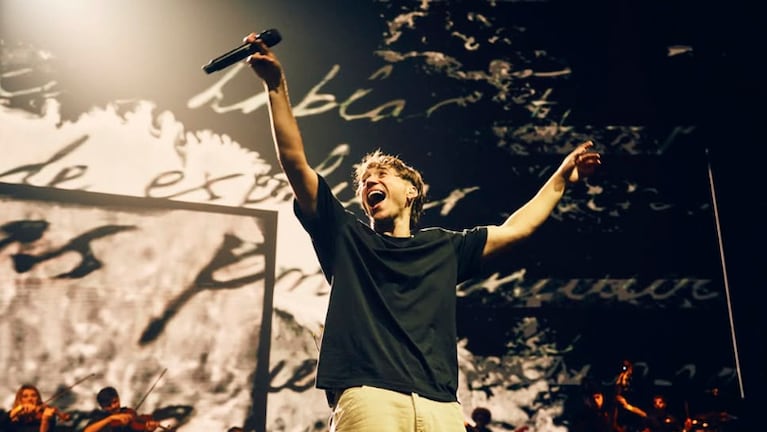En pleno show Paulo Londra anunció que será papá por tercera vez  