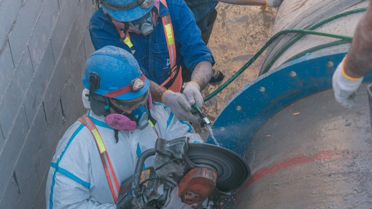 En Santa Ana y Vélez, se realizó el corte y extracción de la cañería para proceder con la instalación de la válvula.