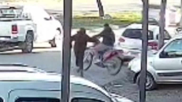 En segundos, le robaron la moto en Villa Allende.