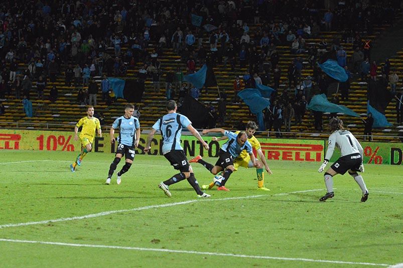 En su regreso tras un año sin jugar, Turus salvó a Belgrano. Foto: Lucio Casalla / ElDoce.tv.