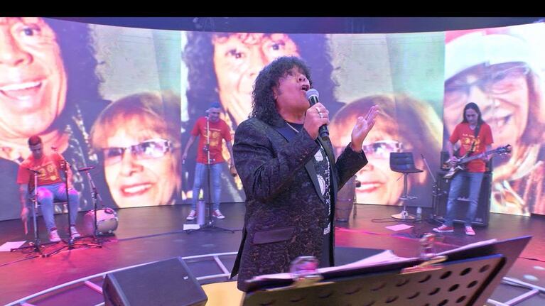 En su segundo streaming, la Mona homenajeó a su mamá recientemente fallecida.