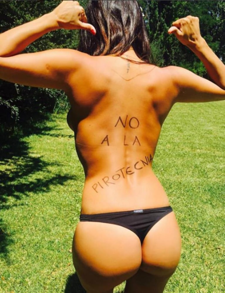 En topless: así le dijo "no a la pirotecnia" Silvina Escudero