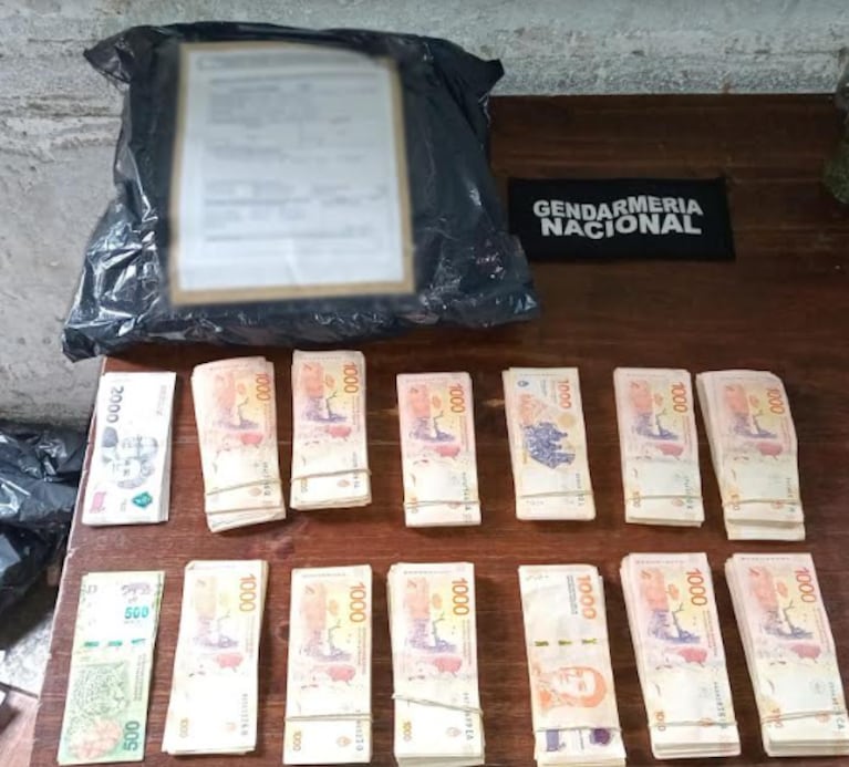 En total, hallaron 1.124.000 pesos en el lugar donde funcionaba la ladrillera.