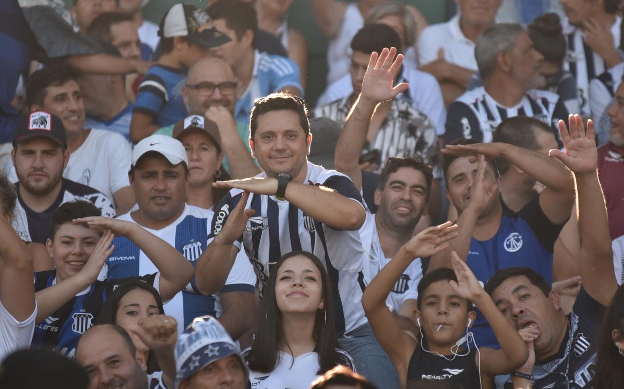 En un estadio repleto, el Matador no pudo aguantar la ventaja. Foto: Lucio Casalla / ElDoce.tv