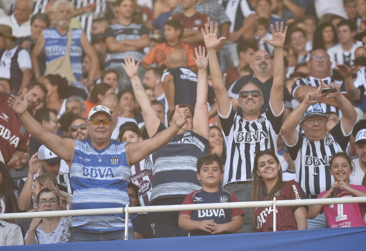 En un estadio repleto, el Matador no pudo aguantar la ventaja. Foto: Lucio Casalla / ElDoce.tv