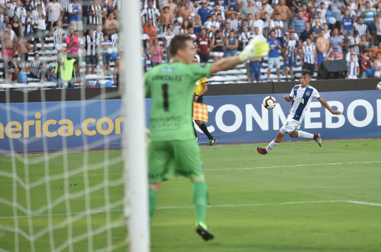 En un estadio repleto, el Matador no pudo aguantar la ventaja. Foto: Lucio Casalla / ElDoce.tv