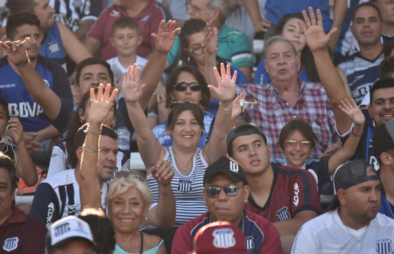 En un estadio repleto, el Matador no pudo aguantar la ventaja. Foto: Lucio Casalla / ElDoce.tv