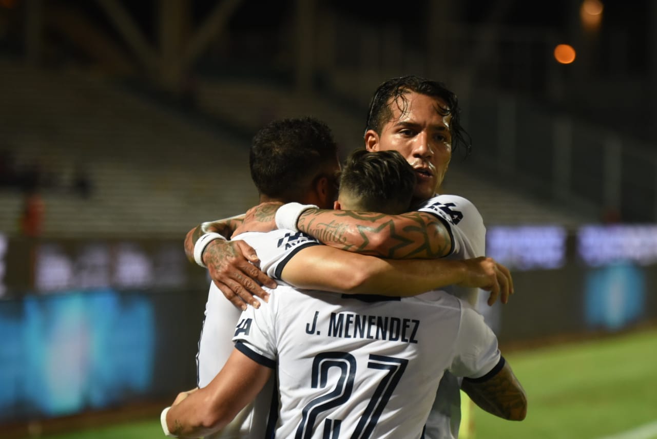 En un partido frenético, la T mereció más ante el último campeón. Foto: Lucio Casalla / ElDoce.tv