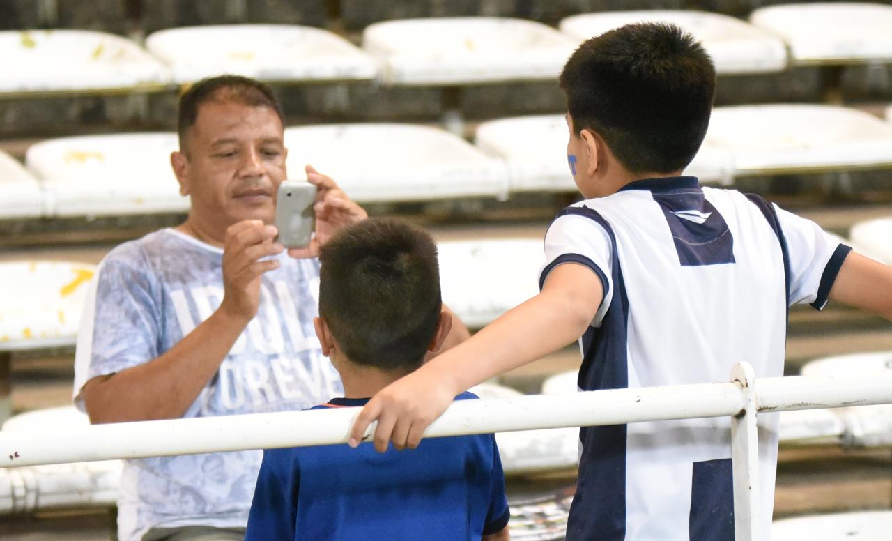 En un partido frenético, la T mereció más ante el último campeón. Foto: Lucio Casalla / ElDoce.tv