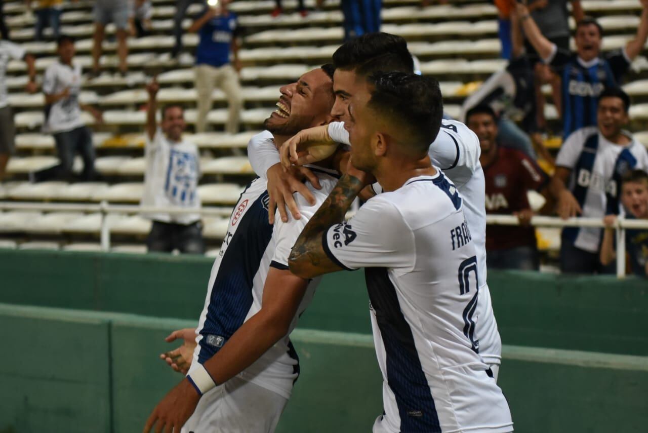 En un partido frenético, la T mereció más ante el último campeón. Foto: Lucio Casalla / ElDoce.tv