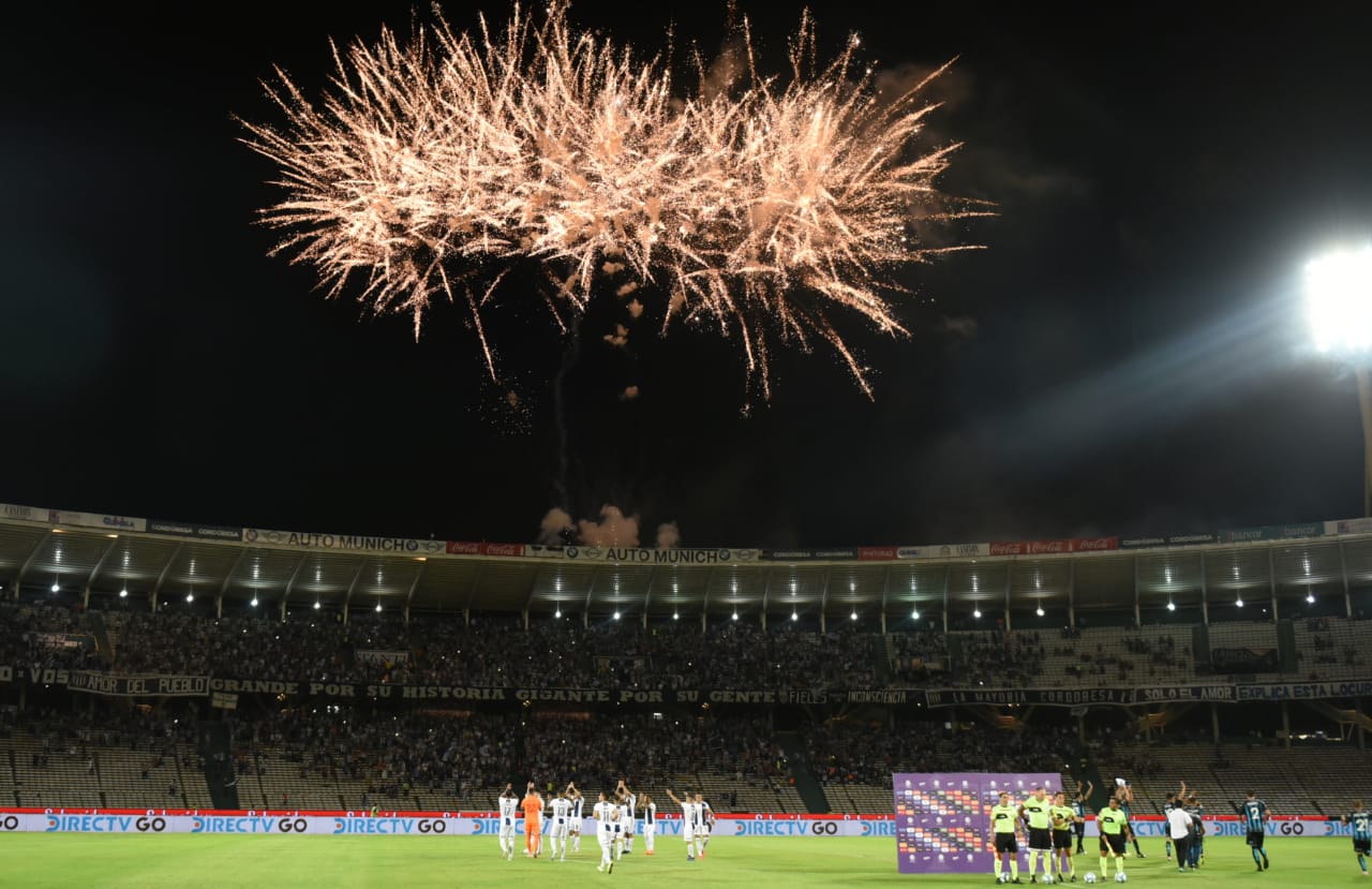 En un partido frenético, la T mereció más ante el último campeón. Foto: Lucio Casalla / ElDoce.tv