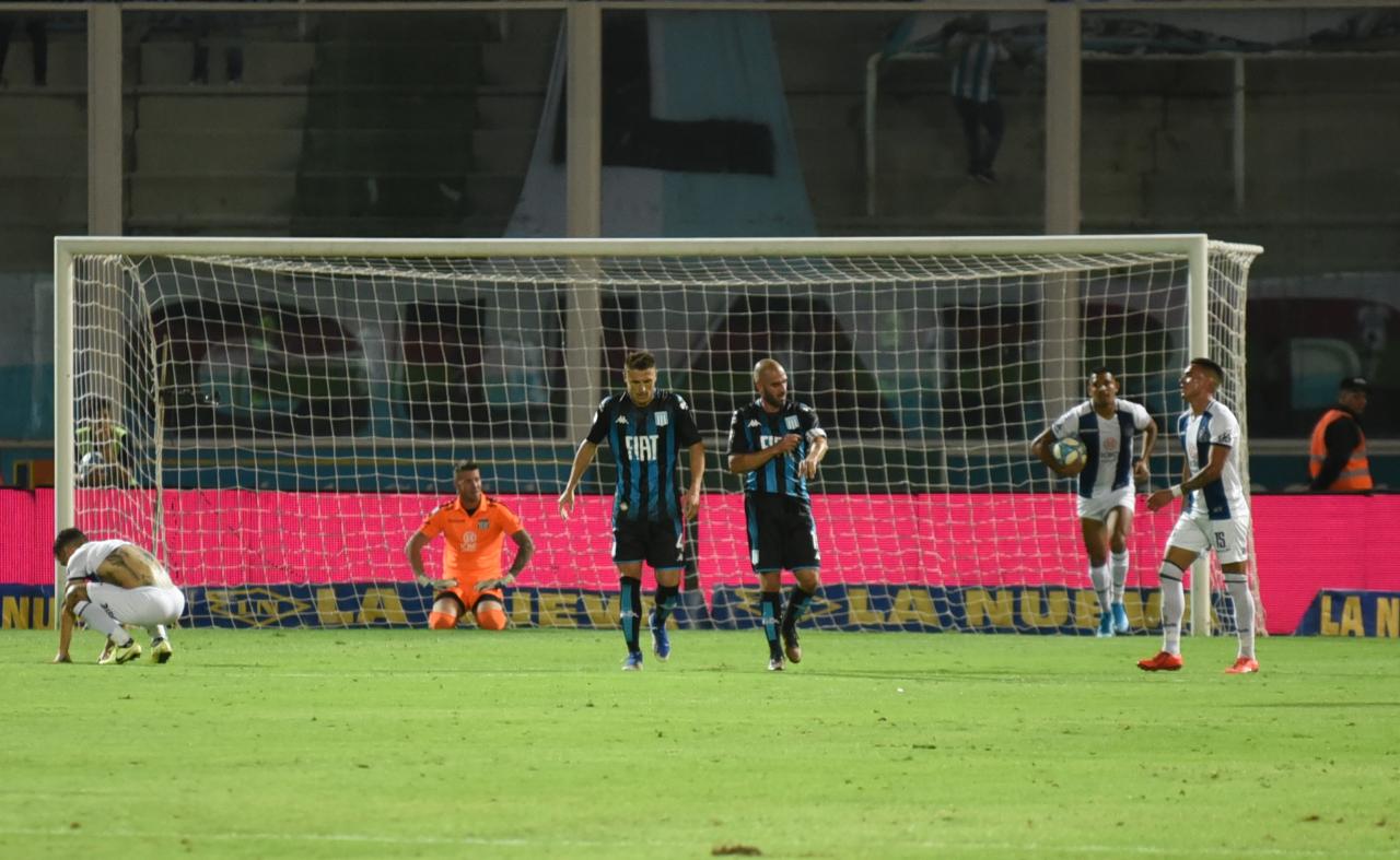 En un partido frenético, la T mereció más ante el último campeón. Foto: Lucio Casalla / ElDoce.tv