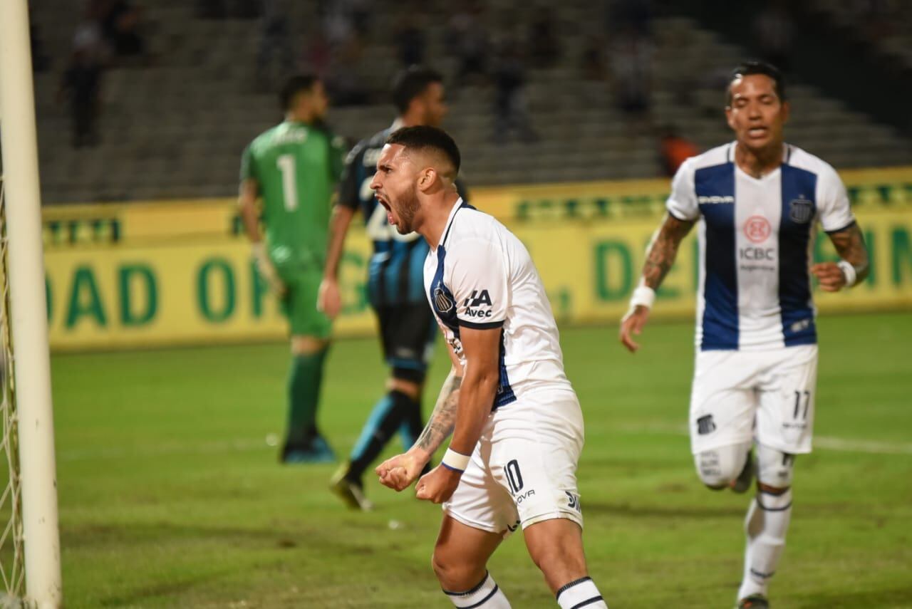 En un partido frenético, la T mereció más ante el último campeón. Foto: Lucio Casalla / ElDoce.tv