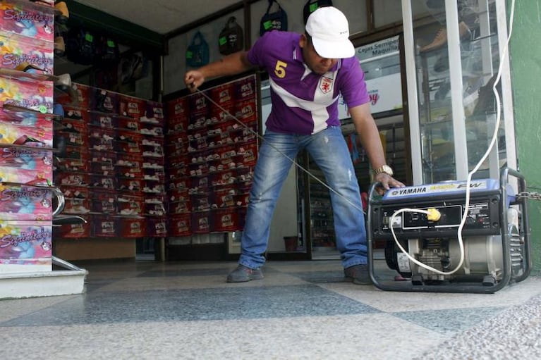 En Venezuela, sólo trabajarán lunes y martes