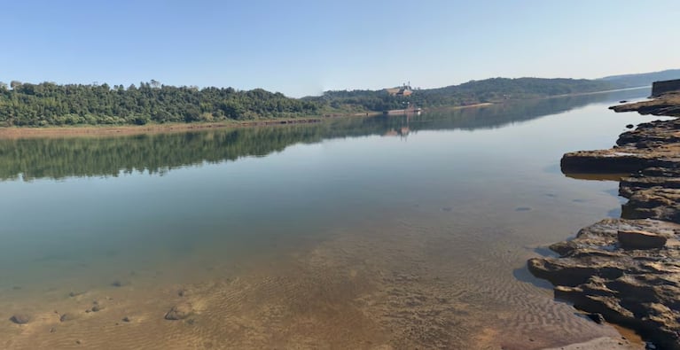 Encontraron a un hombre muerto en un lago de Misiones.