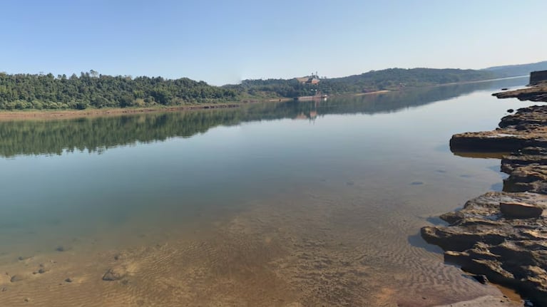 Encontraron a un hombre muerto en un lago de Misiones.