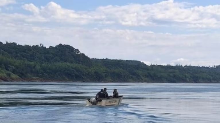 Encontraron a un hombre muerto en un lago de Misiones.