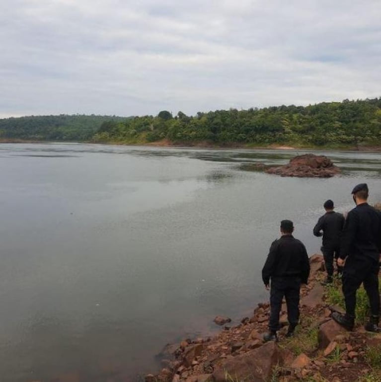 Encontraron muertos a tres hermanitos que se metieron al río Paraná
