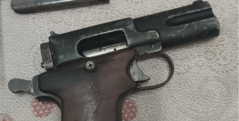 Encontraron un arma cargada en un colegio del partido de San Martín, provincia de Buenos Aires