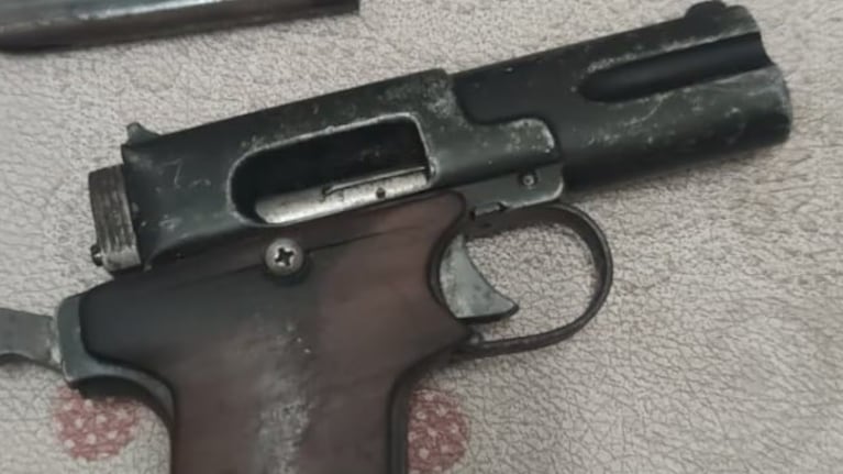Encontraron un arma cargada en un colegio del partido de San Martín, provincia de Buenos Aires
