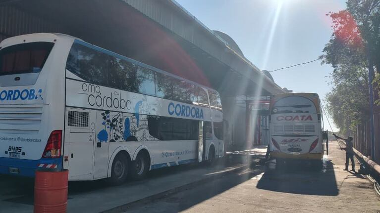 Encontraron un feto en un colectivo de larga distancia en Córdoba. (Foto /Prensa Policía de Córdoba)