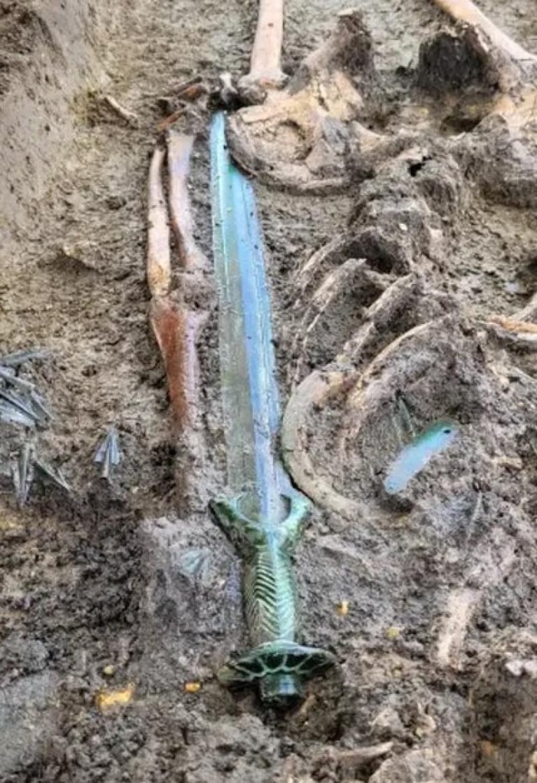 Encontraron una espada de 3.000 años de antigüedad: "Sigue brillando"