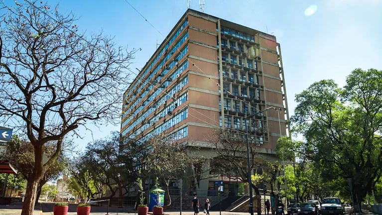 Entrar y permanecer en la Municipalidad implicará presentar diferentes certificados de conducta.