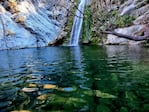 Entre La Calera y el lago San Roque se encuentra, escondida, la cascada del Indio Bamba. 