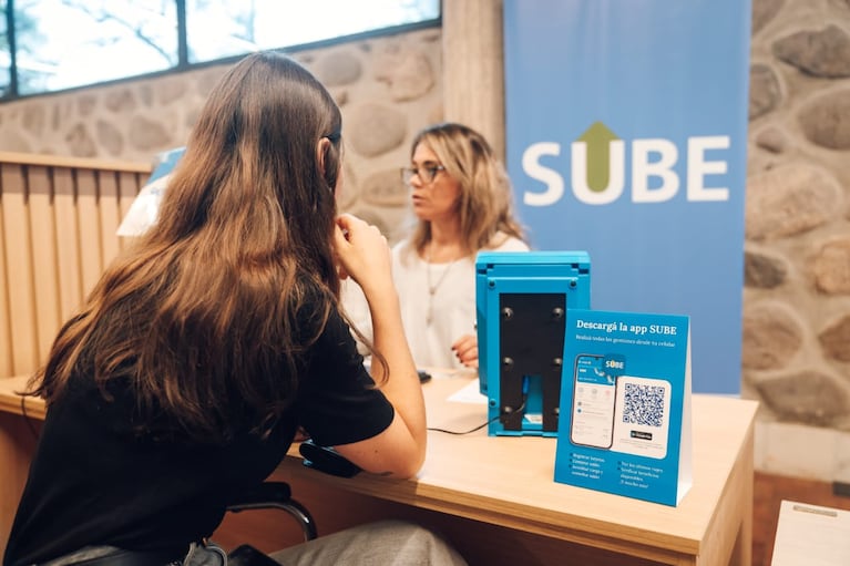 Entrega de tarjetas Sube en Córdoba.
