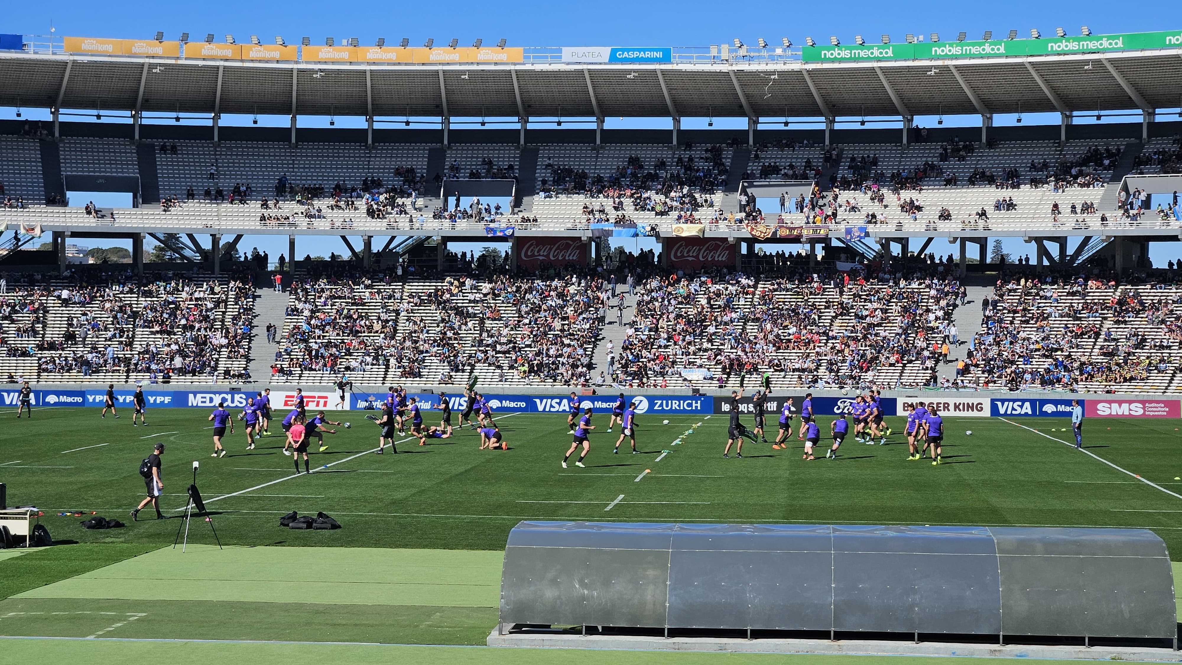 Entrenamiento de los Pumas en el Kempes (Foto: Francisco Arias)