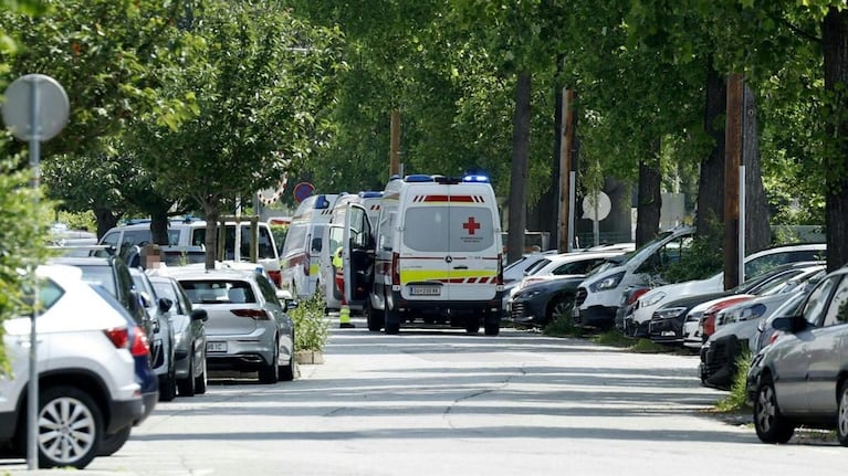 Entró a la escuela y atacó a tiros a sus ex compañeros: hay 10 muertos y decenas de heridos