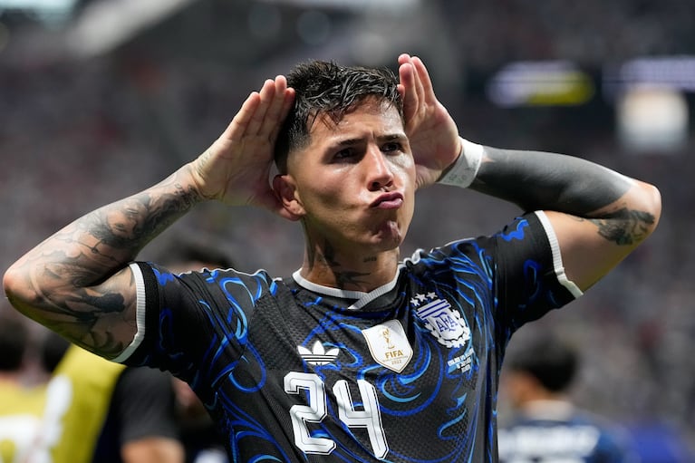 Enzo Fernández pasa al Manchester City. (AP Foto/Rebecca Blackwell)