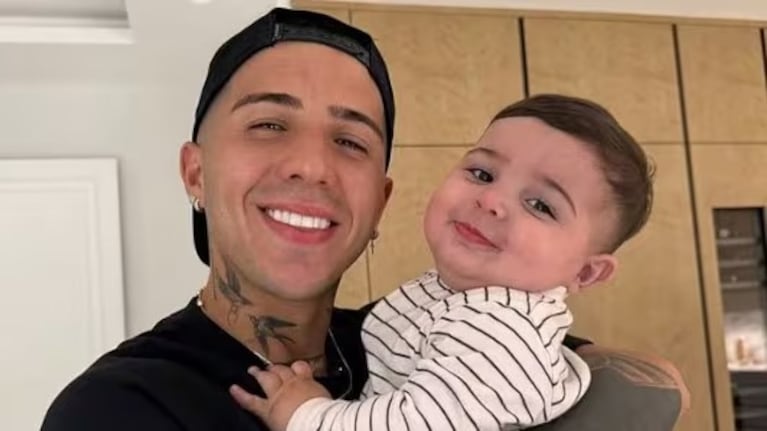 Enzo Fernández y su hijo