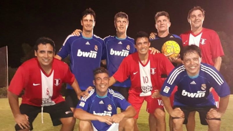 ¡Equipazo! Figuras de otras épocas de Belgrano jugaron al fútbol con La Pepa.