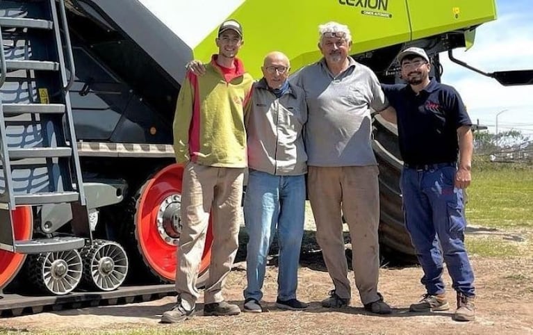 Es cordobés, terminó la secundaria y trabaja en el campo con su abuelo de 96 años