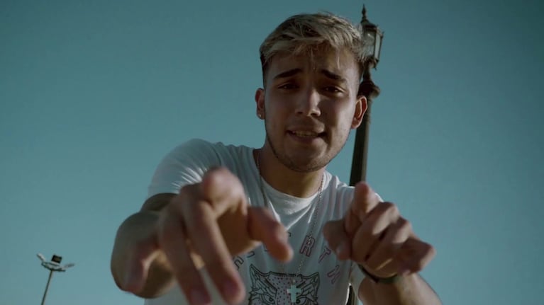 Es el primer Videoclip de Joni Aguirre en Chipote.