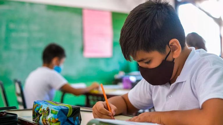 Es hora de sacar el barbijo de las aulas