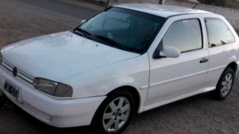 Es jubilado, cobra la mínima y le robaron el auto de la puerta de su casa