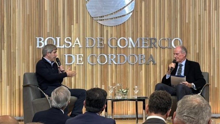 “Es una refundación”: en Córdoba, Caputo celebró la libertad para usar los dólares del colchón